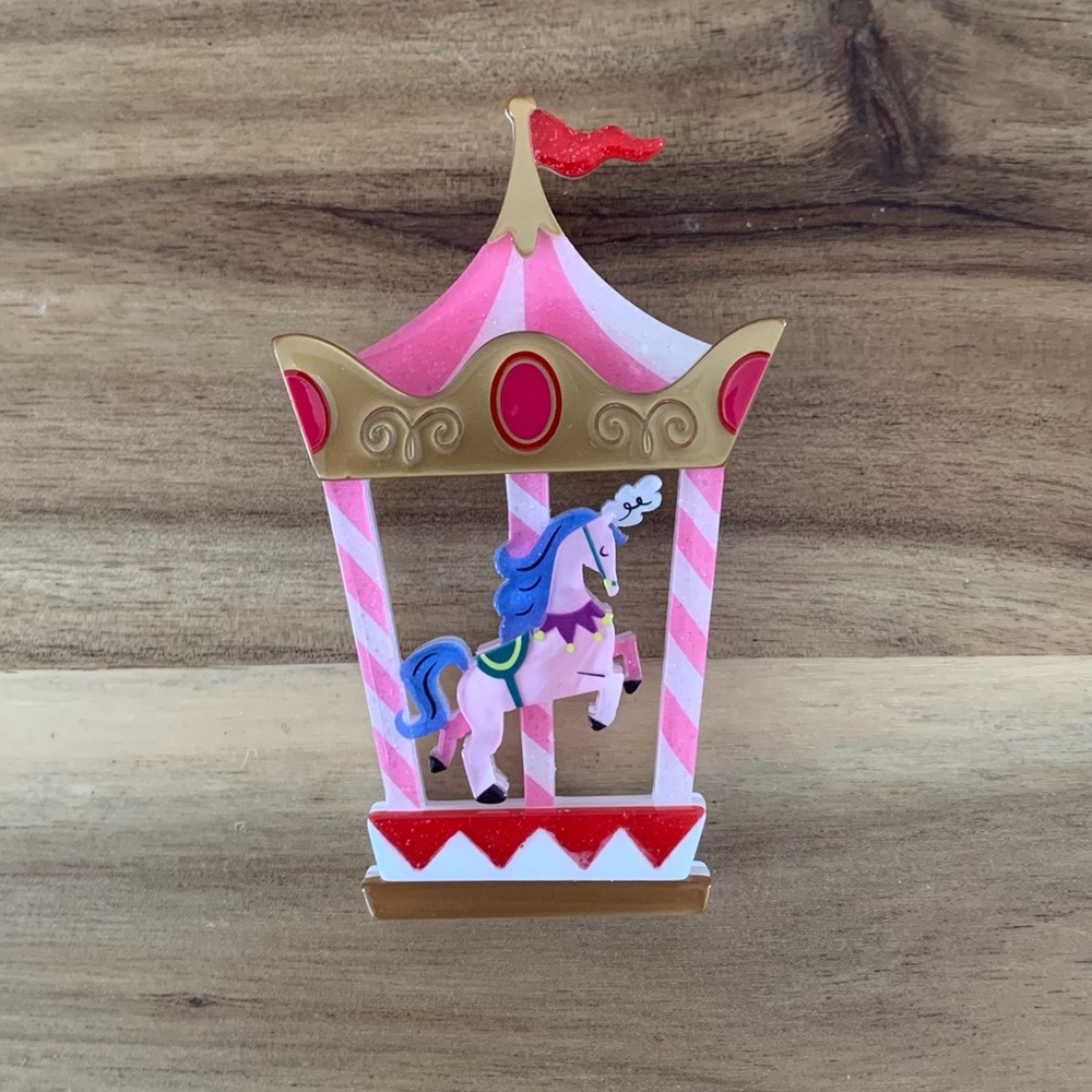 Erstwilder Carousel for One Brooch pin NWOT